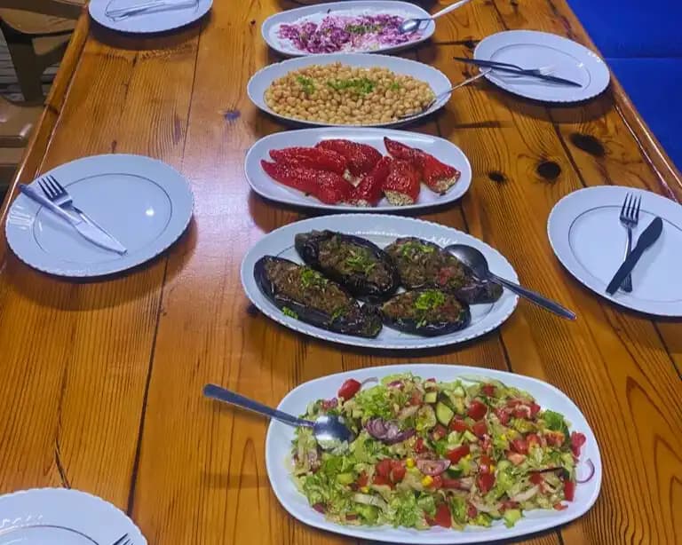 20 Metre 6 Kabinli 12 Kişilik Kapasiteli Gulet ile Demre'de Unutulmaz Bir Mavi Tur