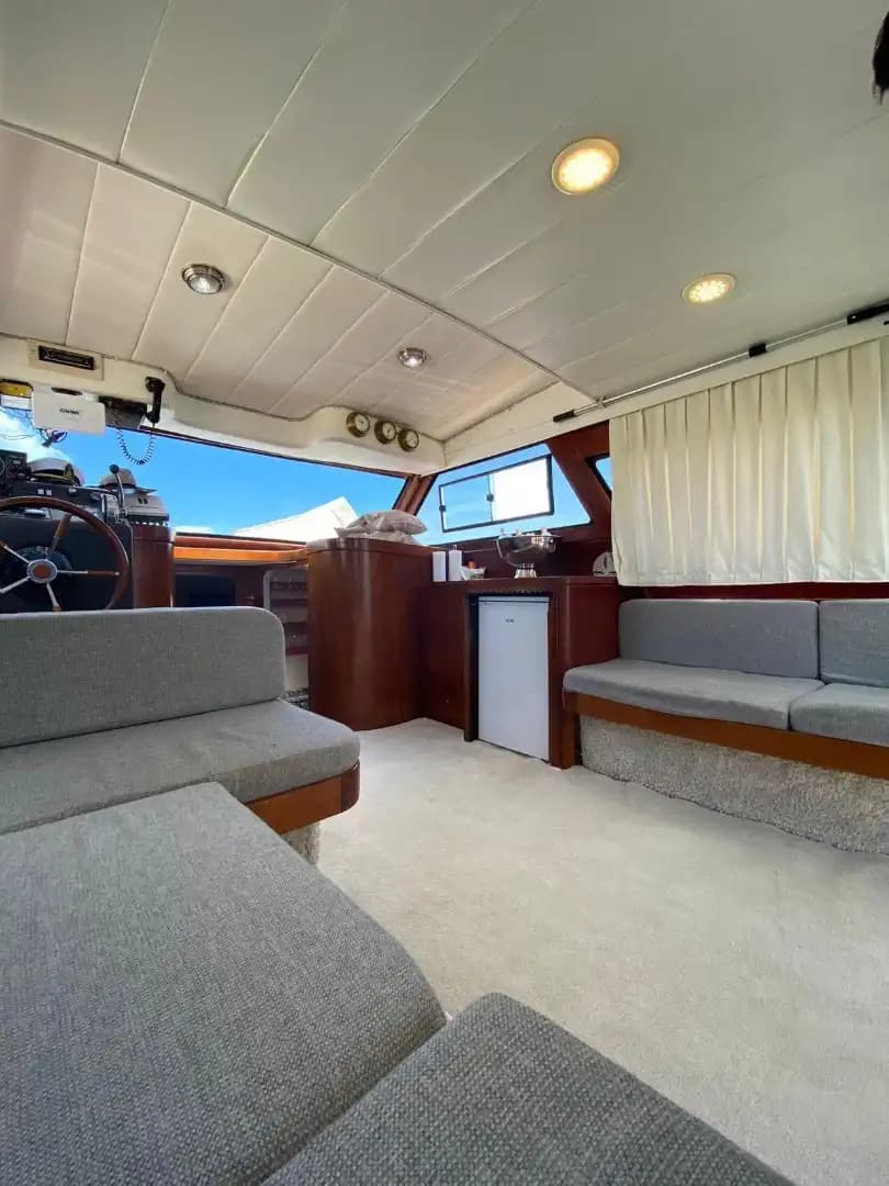 Antalya Kundu’da, 14 Metre Uzunluğunda, 12 Kişilik Özel Yapım Şık ve Modern Tekne 6