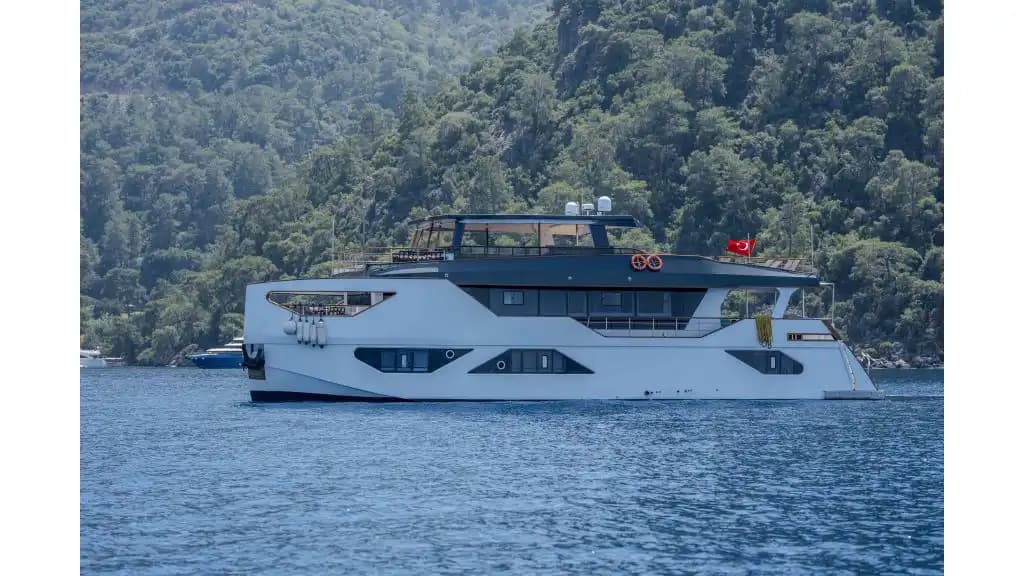 2023 Model Ultra Lüks Motoryat: Ana Güvertede Master Kabin Ayrıcalığı (28m, 12 Kişi) 19