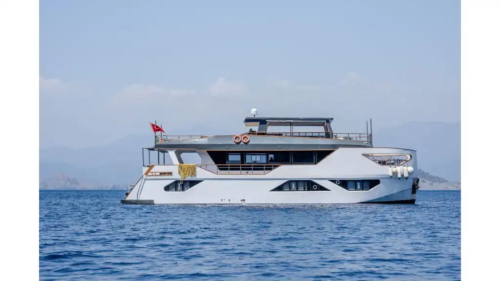 2023 Model Ultra Lüks Motoryat: Ana Güvertede Master Kabin Ayrıcalığı (28m, 12 Kişi) 20