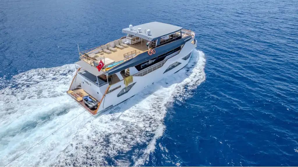 2023 Model Ultra Lüks Motoryat: Ana Güvertede Master Kabin Ayrıcalığı (28m, 12 Kişi) 21