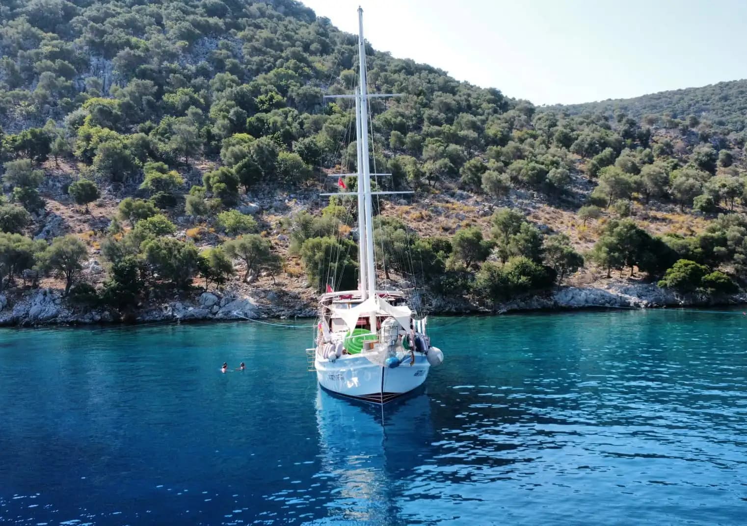 Kekova Çıkışlı 8 Kabinli Gulet ile Unutulmaz Bir Deniz Macerası 7