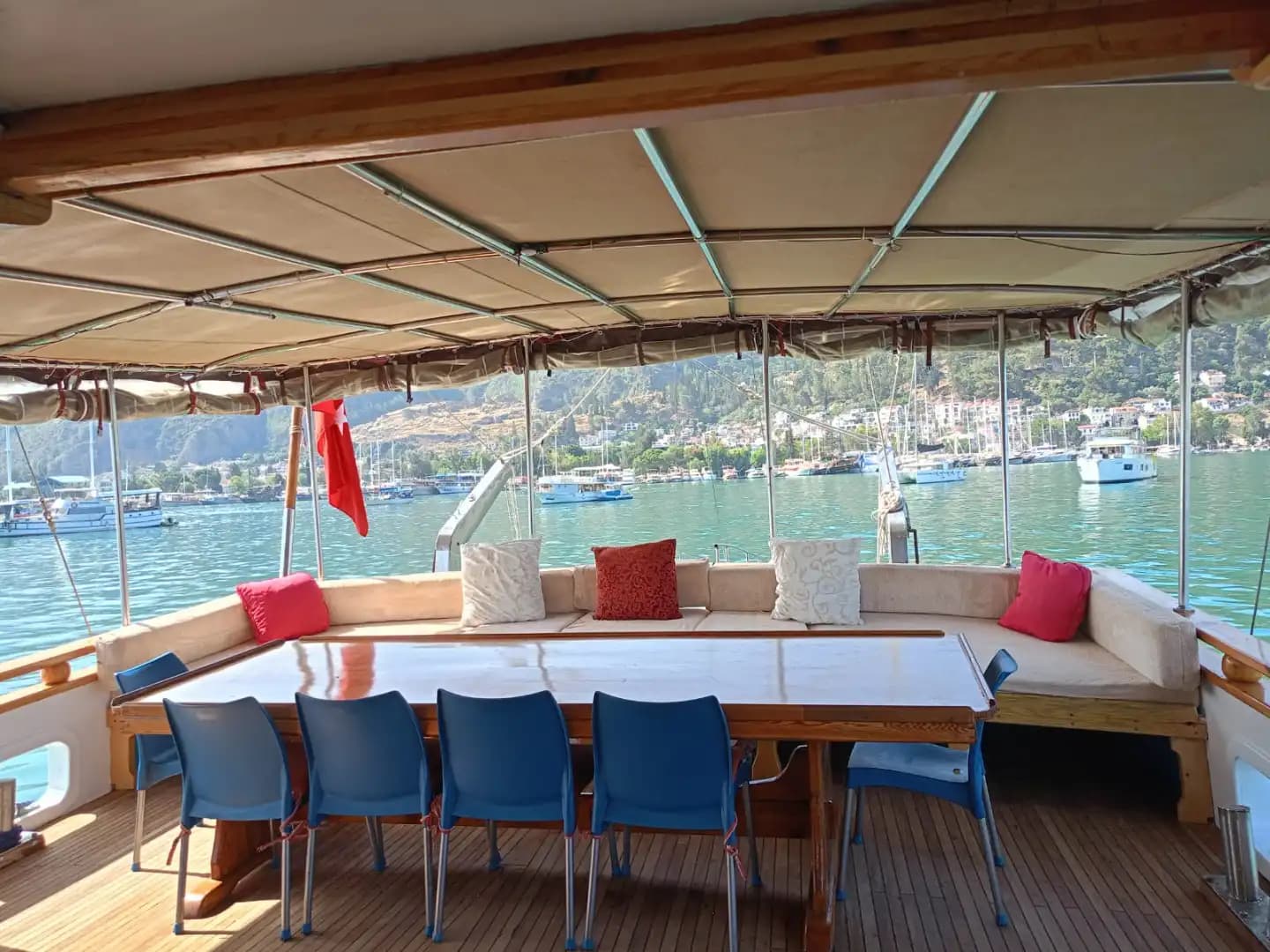 Kekova Çıkışlı 8 Kabinli Gulet ile Unutulmaz Bir Deniz Macerası 11