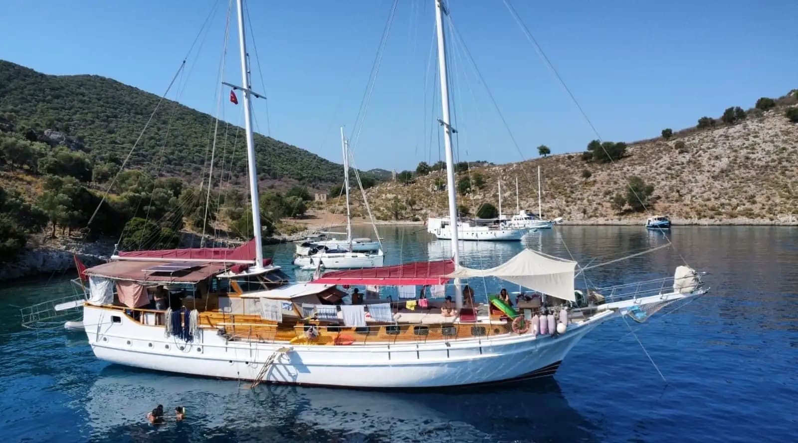 Kekova Çıkışlı 8 Kabinli Gulet ile Unutulmaz Bir Deniz Macerası 12