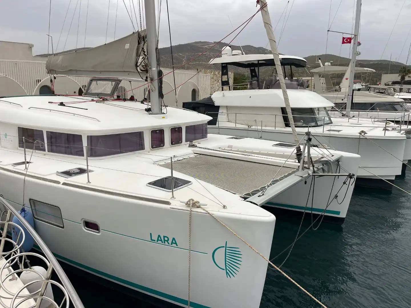Fethiye'de Lagoon 400 S2 Katamaran Kiralama | 2014 Model 4 Kabin Yunan Adaları 7