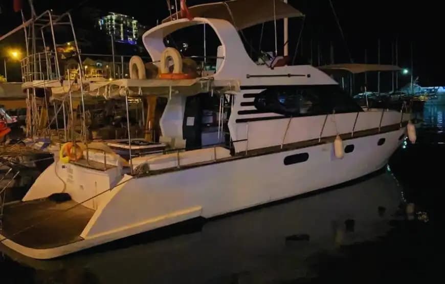 Fethiye'de Ekonomik 8 Kişi Kapasiteli Yat ile Keyifli Günlük ve Saatlik Turlar 8