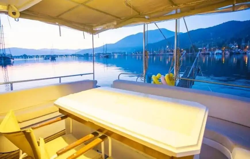 Fethiye'de Ekonomik 8 Kişi Kapasiteli Yat ile Keyifli Günlük ve Saatlik Turlar 10