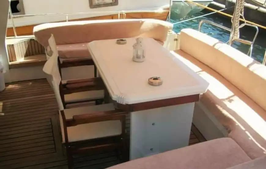 Fethiye'de Ekonomik 8 Kişi Kapasiteli Yat ile Keyifli Günlük ve Saatlik Turlar 11