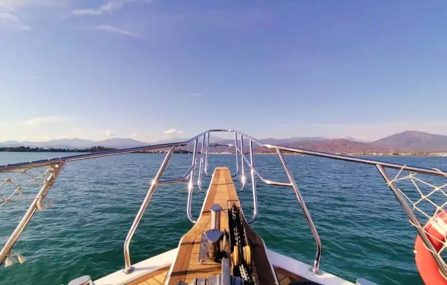 Fethiye'de Saatlik veya Günübirlik Kiralık 12 Metrelik Özel Tekne 8