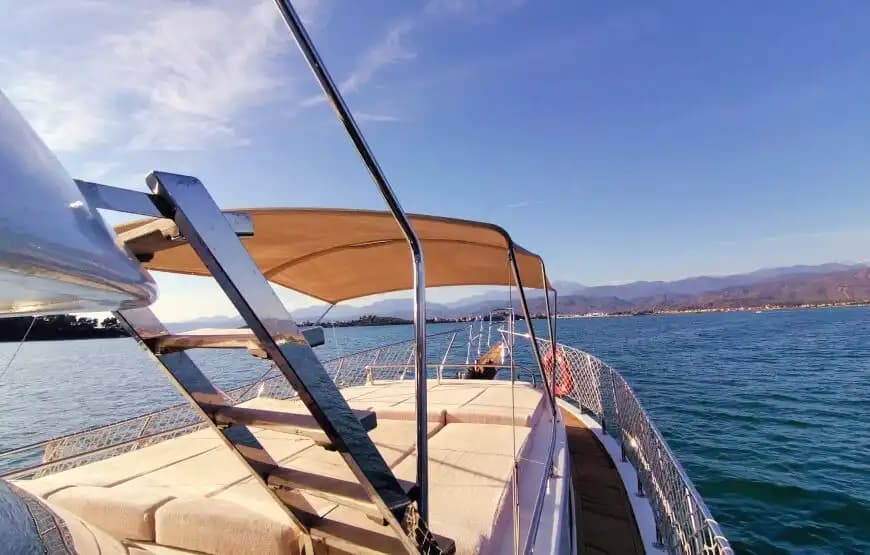 Fethiye'de Saatlik veya Günübirlik Kiralık 12 Metrelik Özel Tekne 7