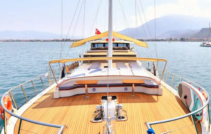 12 Kişilik Lüks Gulet ile Fethiye’nin Dillere Destan Koylarını Keşfedin 3