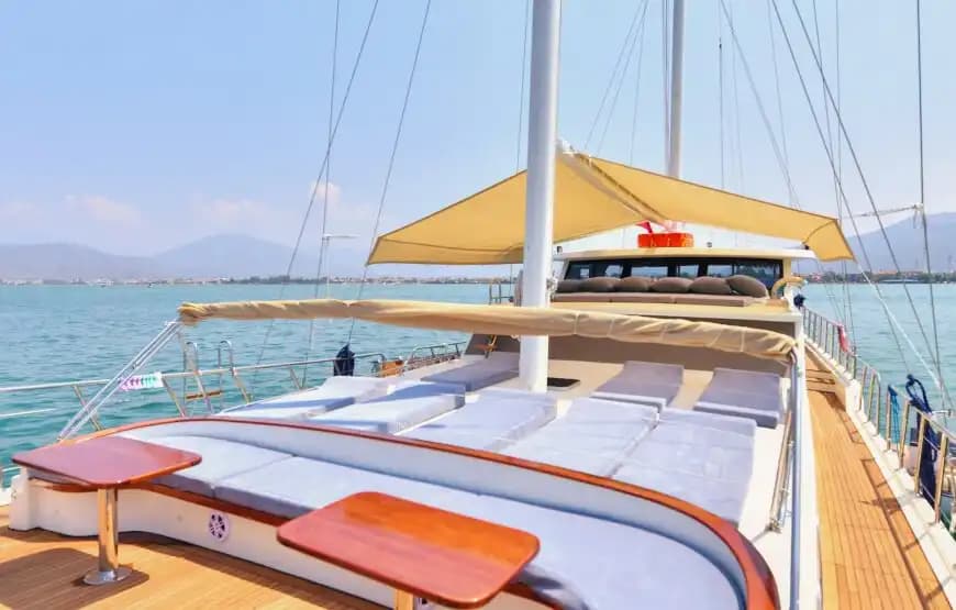 12 Kişilik Lüks Gulet ile Fethiye’nin Dillere Destan Koylarını Keşfedin 6