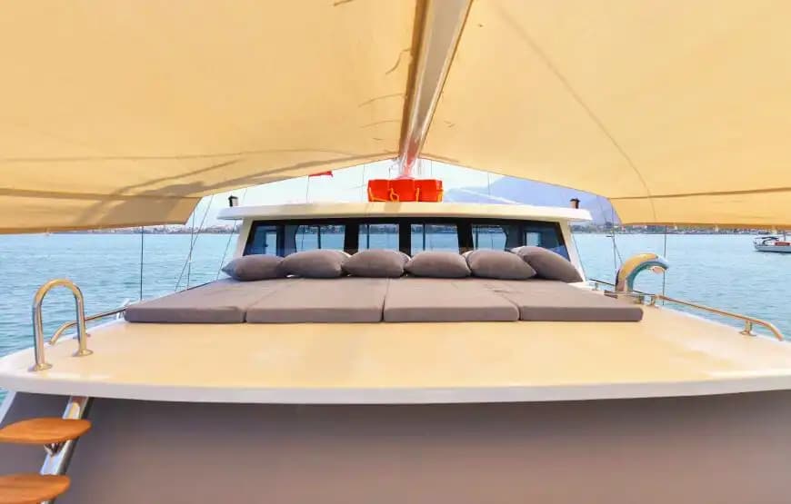 12 Kişilik Lüks Gulet ile Fethiye’nin Dillere Destan Koylarını Keşfedin 8