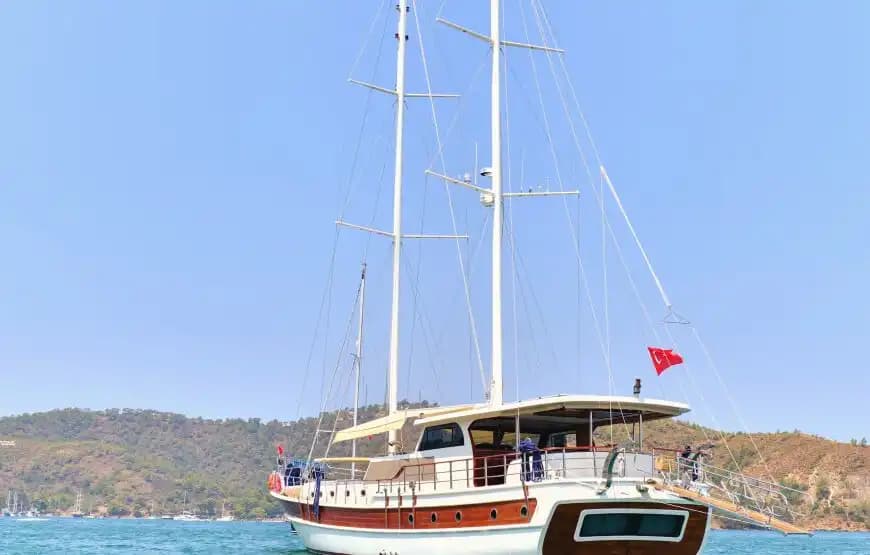 12 Kişilik Lüks Gulet ile Fethiye’nin Dillere Destan Koylarını Keşfedin 5