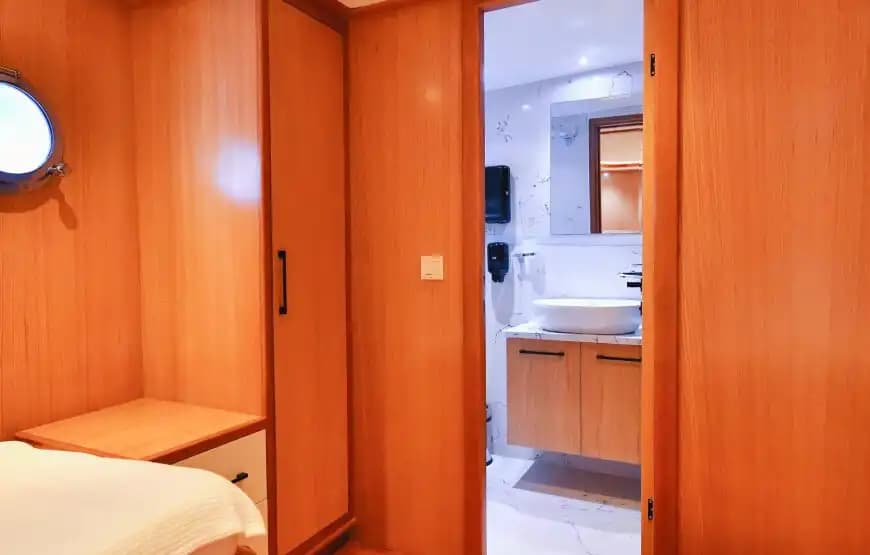 12 Kişilik Lüks Gulet ile Fethiye’nin Dillere Destan Koylarını Keşfedin 22