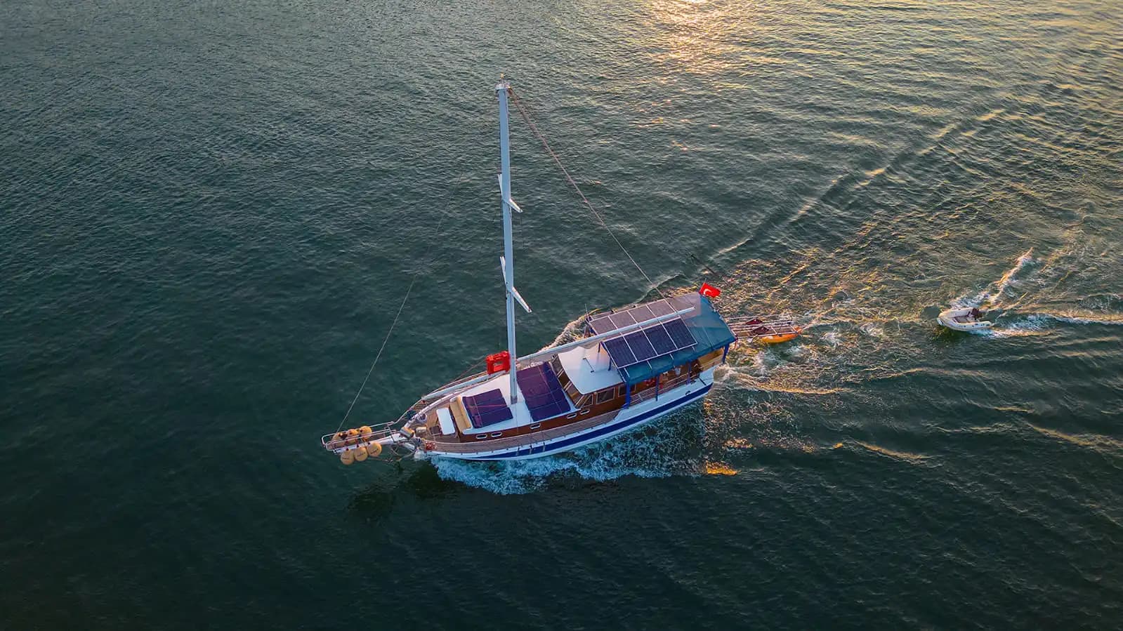 Göcek’te Konaklamalı Tekne Kiralama (6 Kişilik) | 12 Adalar Rotası, Yakıt Dahil 2