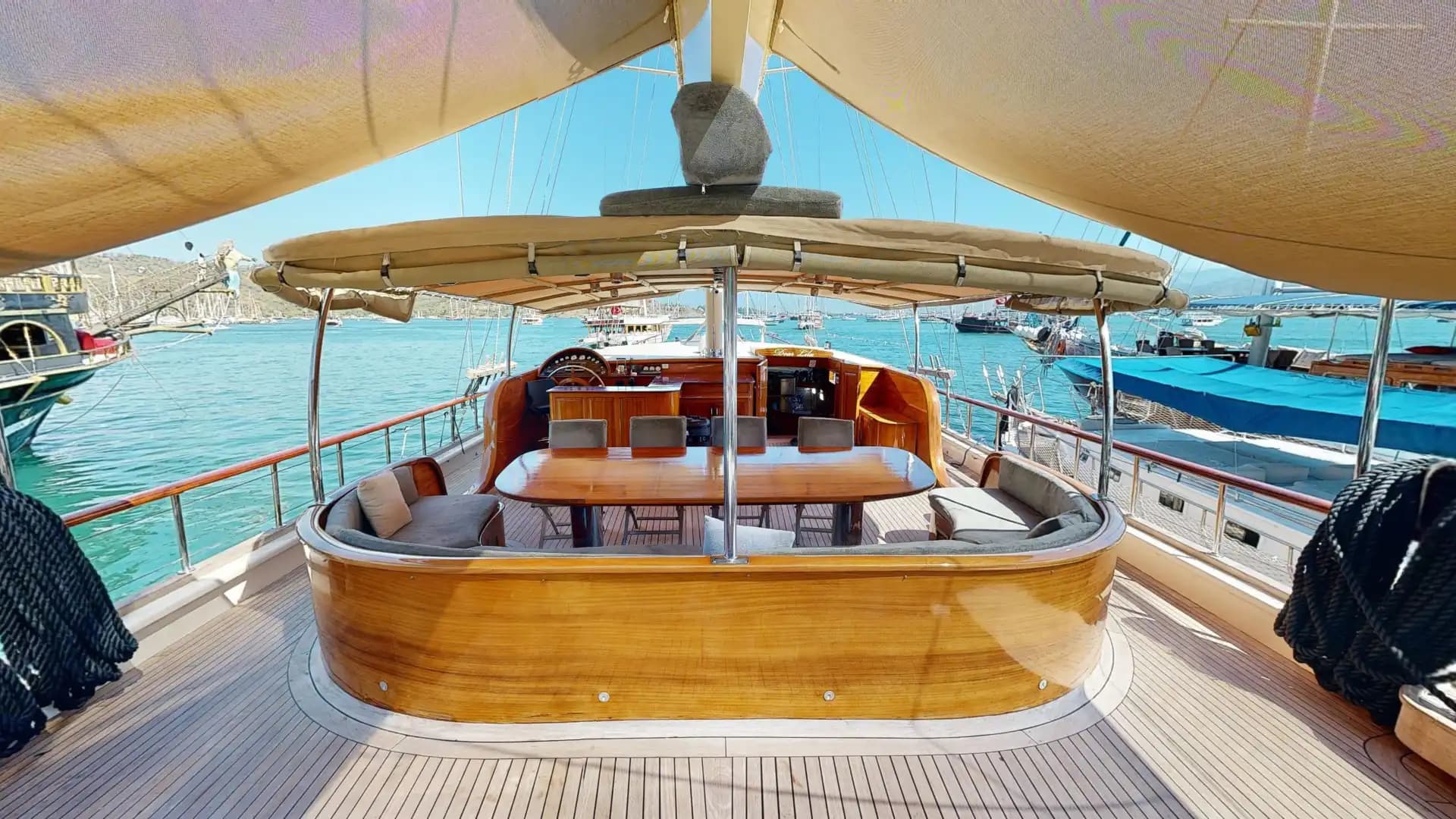 Fethiye ve Göcek Koylarında Aileler İçin İdeal: 33m, Çift Yemek Alanlı Lüks Gulet 49
