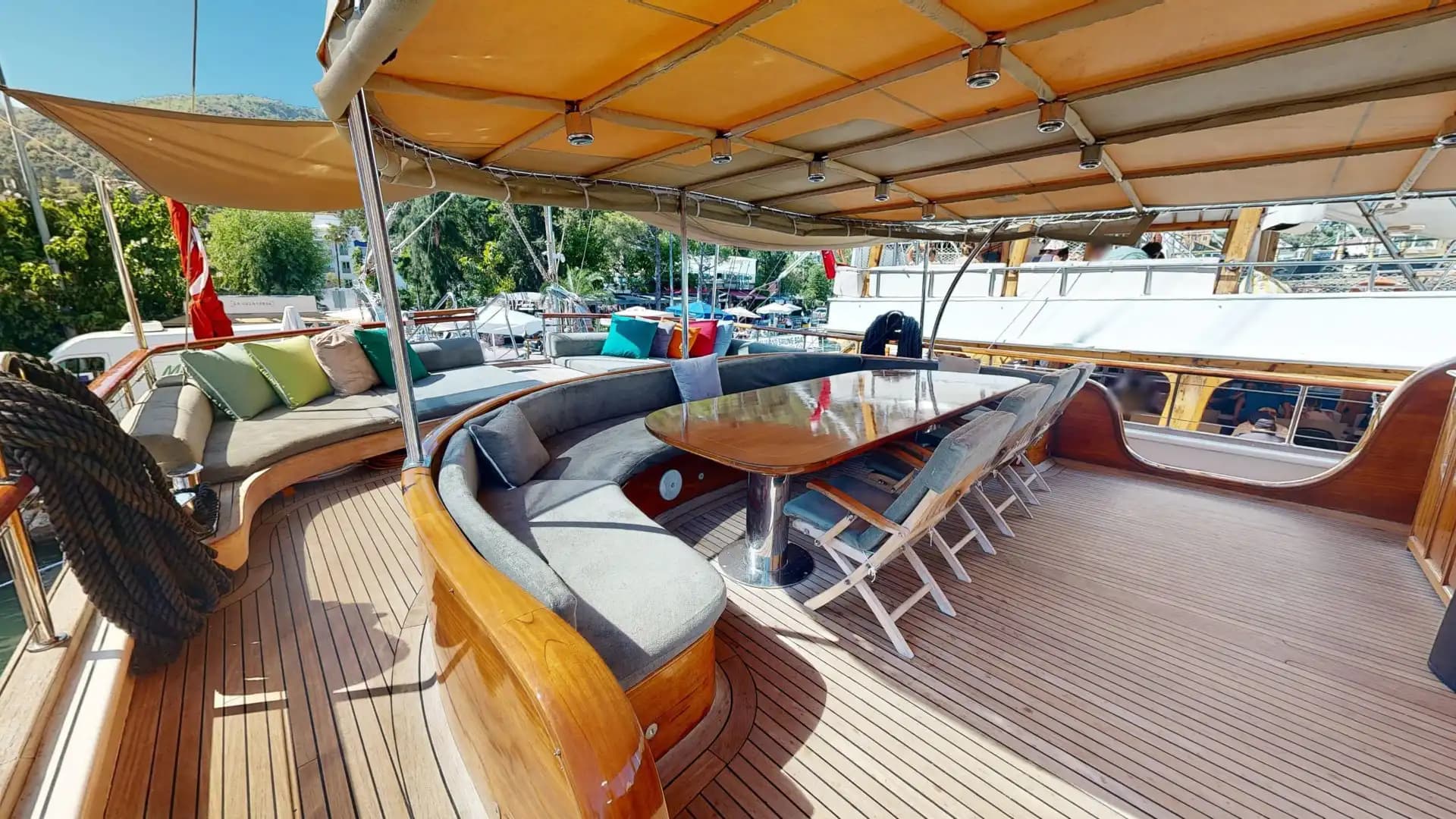Fethiye ve Göcek Koylarında Aileler İçin İdeal: 33m, Çift Yemek Alanlı Lüks Gulet 15