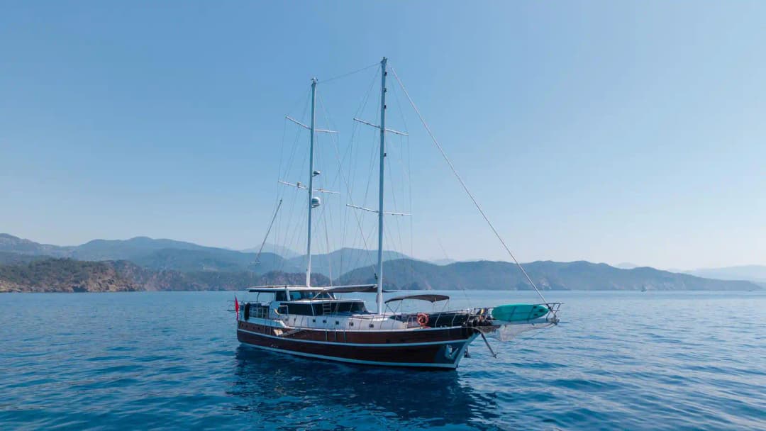 Fethiye'de 24m Lüks Gulet Kiralama | 6 Kabin 12 Kişilik Mavi Yolculuk