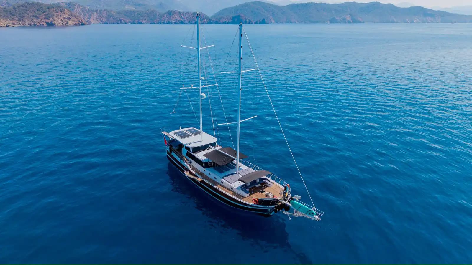 Fethiye'de 24m Lüks Gulet Kiralama | 6 Kabin 12 Kişilik Mavi Yolculuk 12