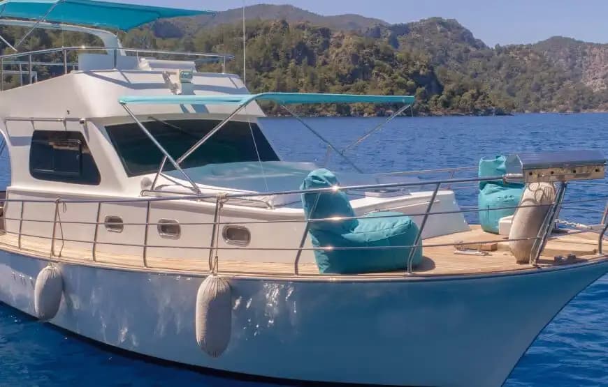 Fethiye’nin Turkuaz Sularında 12 Metrelik Özel Yapım Motoryat Keyfi 2