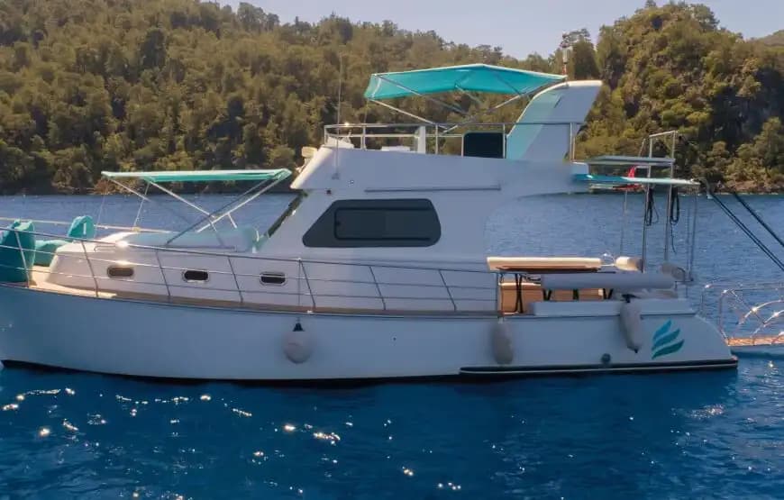 Fethiye’nin Turkuaz Sularında 12 Metrelik Özel Yapım Motoryat Keyfi 7
