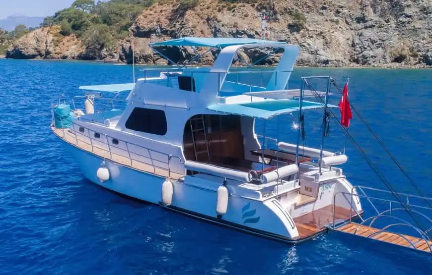 Fethiye’nin Turkuaz Sularında 12 Metrelik Özel Yapım Motoryat Keyfi 6