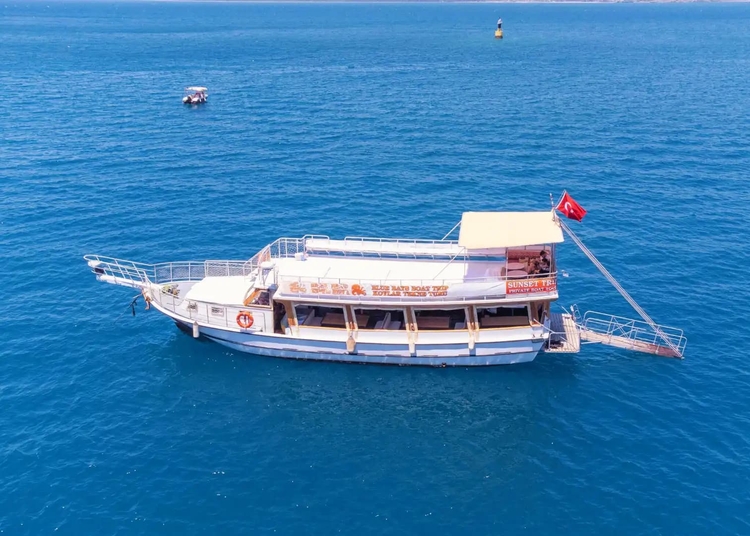 Fethiye'de Bekarlığa Veda, Doğum Günü ve Gezi Turları İçin Geniş Kapasiteli Tekne - Teknede Parti