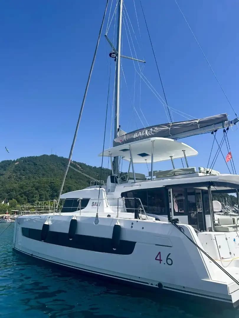 Fethiye'de Bali 4.6 Katamaran Kiralama | 2025 Model 5+1 Kabin