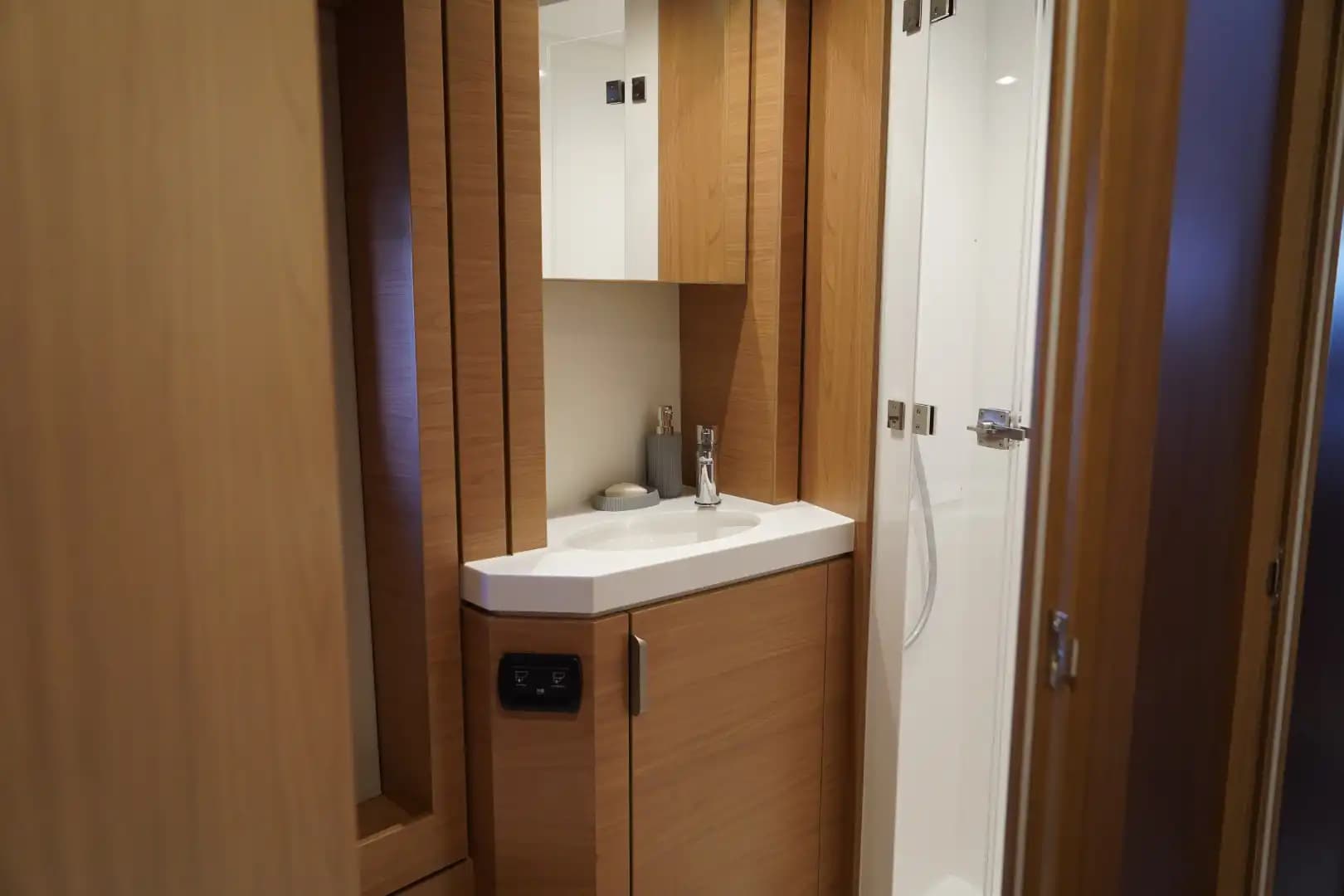 Fethiye'de Bali 4.6 Katamaran Kiralama | 2025 Model 5+1 Kabin 26