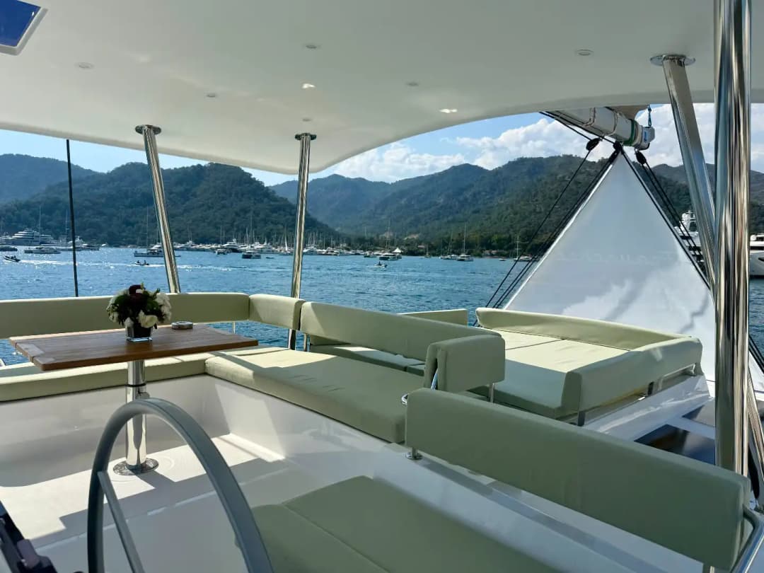 Fethiye'de Bali 4.6 Katamaran Kiralama | 2025 Model 5+1 Kabin