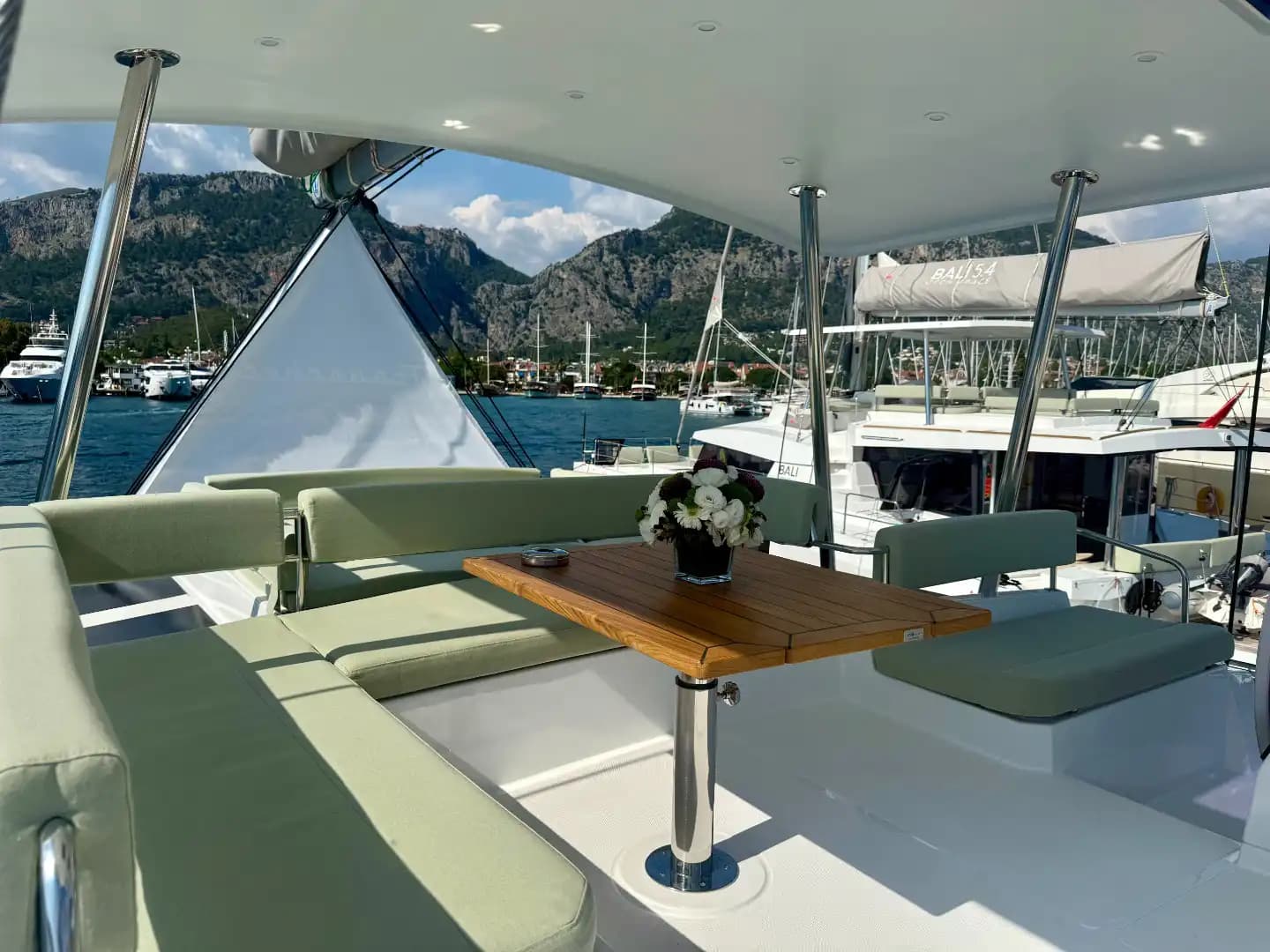 Fethiye'de Bali 4.6 Katamaran Kiralama | 2025 Model 5+1 Kabin 5