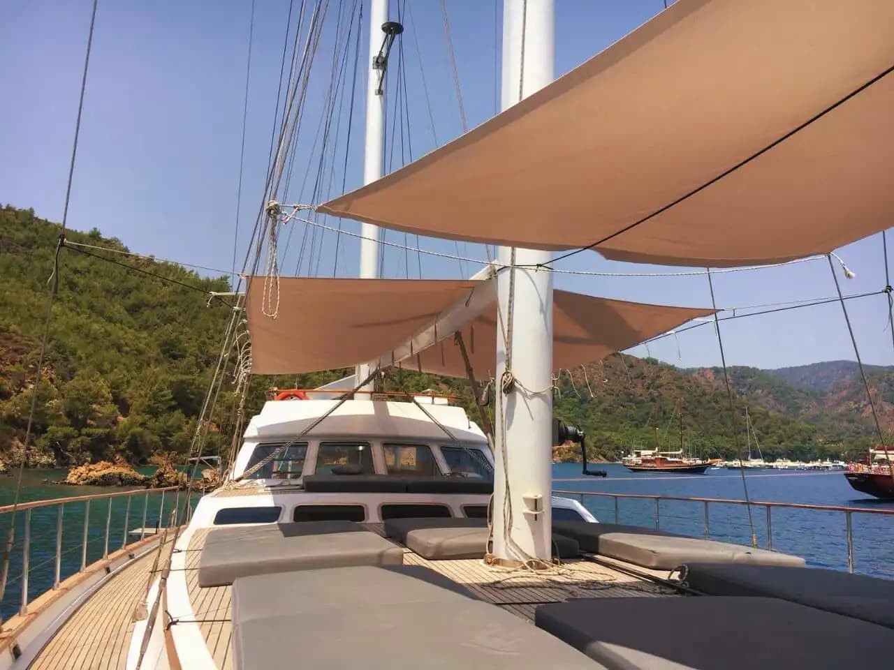 Marmaris'te Özel Gulet Kiralama: Konfor, Lüks ve Deneyimli Mürettebat! 9