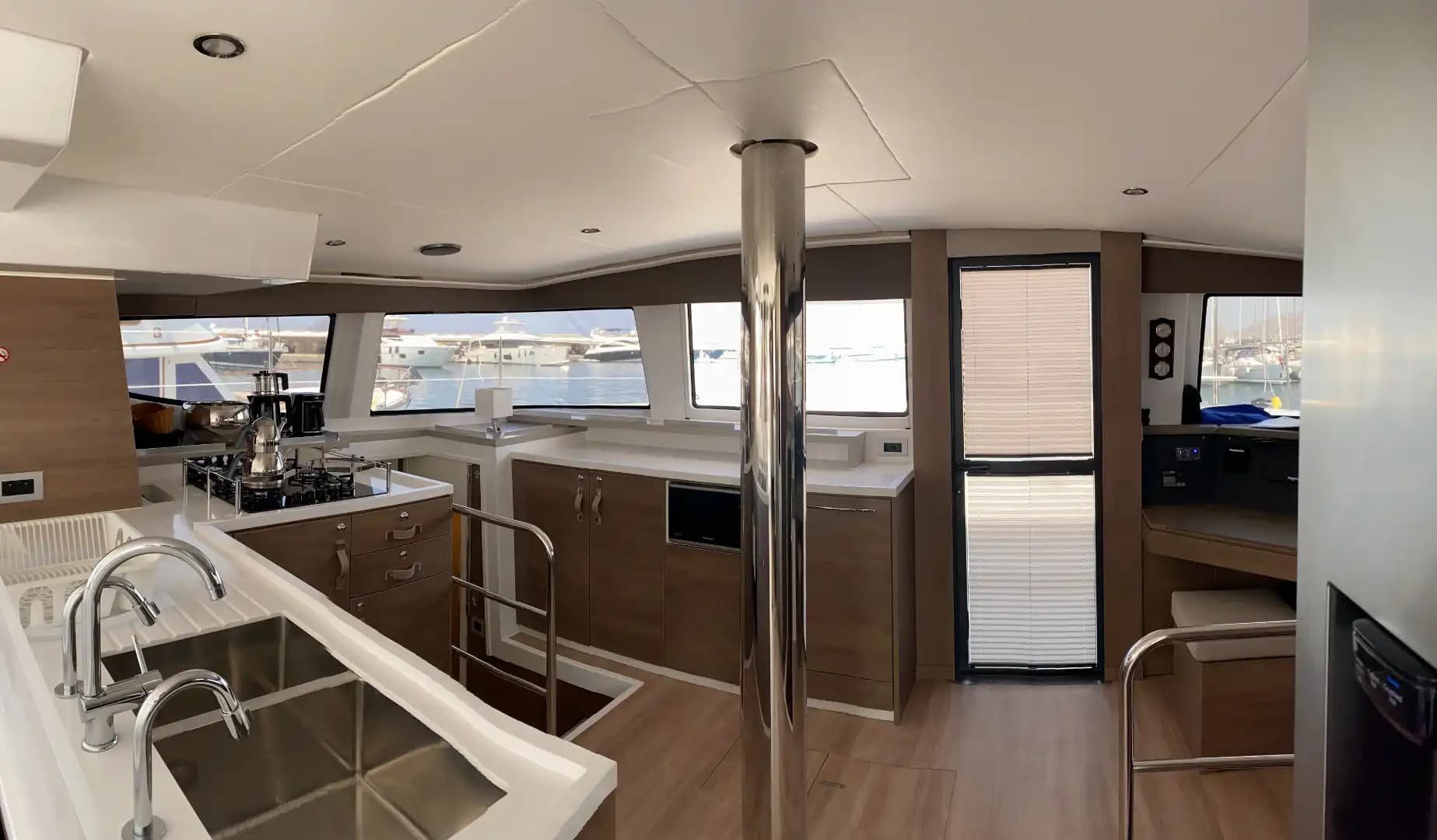 Fethiye'de 2023 Model Katamaran Kiralama | Bali 4.6 5+1 Kabinli 30