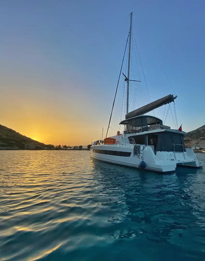Fethiye'de 2023 Model Katamaran Kiralama | Bali 4.6 5+1 Kabinli 3