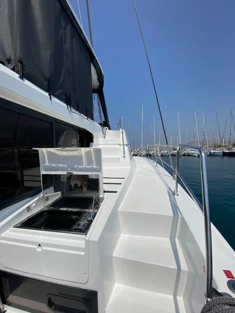 Fethiye'de 2023 Model Katamaran Kiralama | Bali 4.6 5+1 Kabinli 16