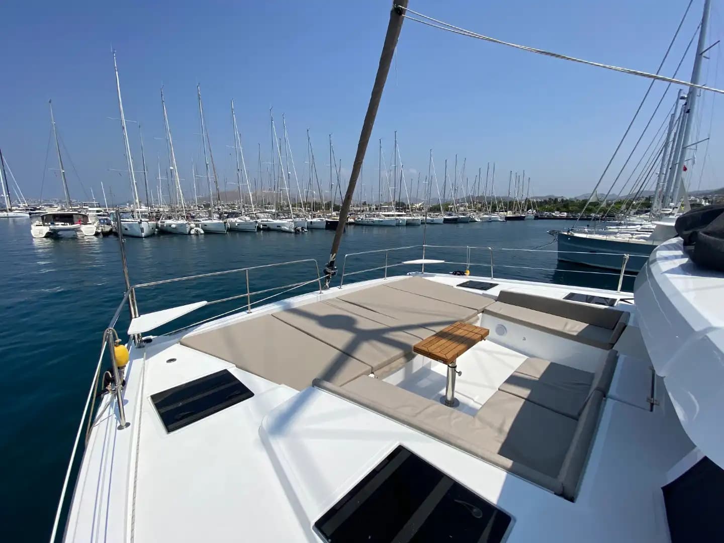 Fethiye'de 2023 Model Katamaran Kiralama | Bali 4.6 5+1 Kabinli 14