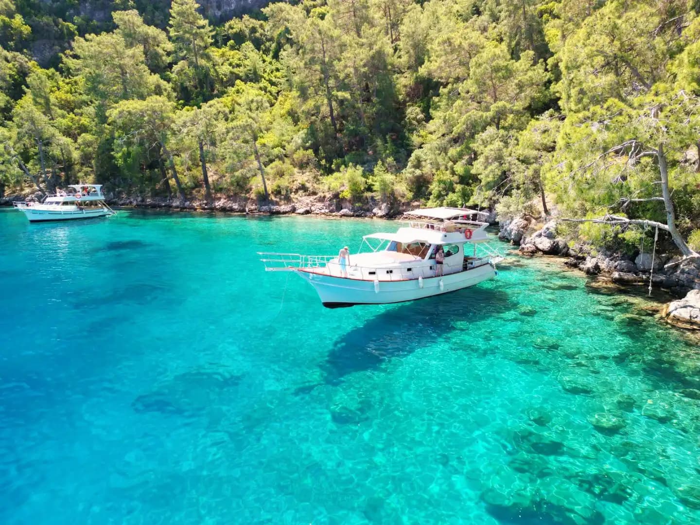 Fethiye Koylarında Keyifli ve Rahatlatıcı Bir Günlük Deniz Turu