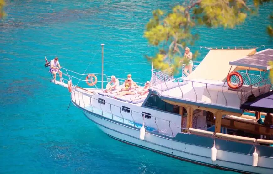 Muğla Ölüdeniz’de 18 Kişilik VIP Tekne ile Hafızlardan Silinmeyecek Bir Gün