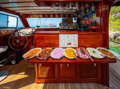 Fethiye’de 30 Kişiye Kadar Günlük Tekne Kiralama Fırsatı! 11