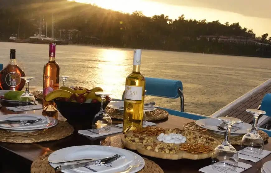 Fethiye'de Özel Yapım Motoryat ile Denizin İçinde Eşsiz Organizasyonlar 7