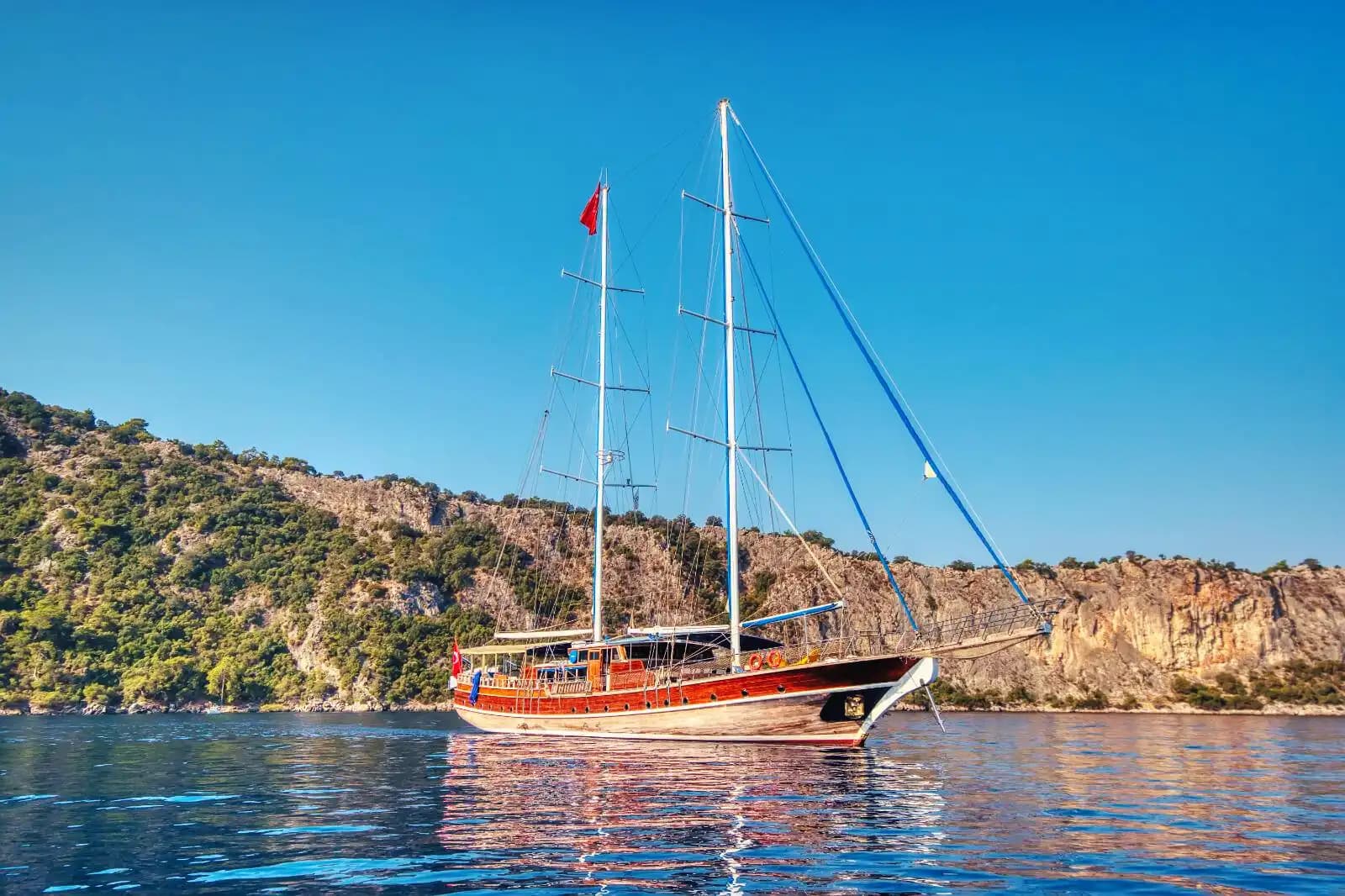 Fethiye’nin Büyüleyici Koylarında 9 Kabinli Gulet Keyfi 7