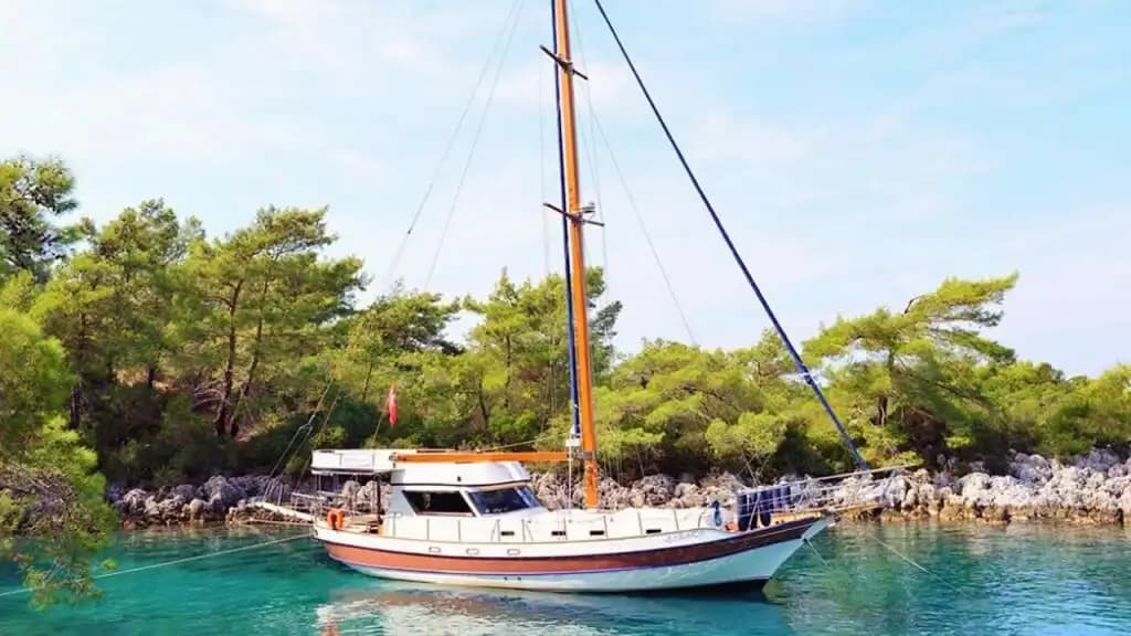 3 Kabinli Gulet ile Göcek’in Turkuaz Sularında Seyir