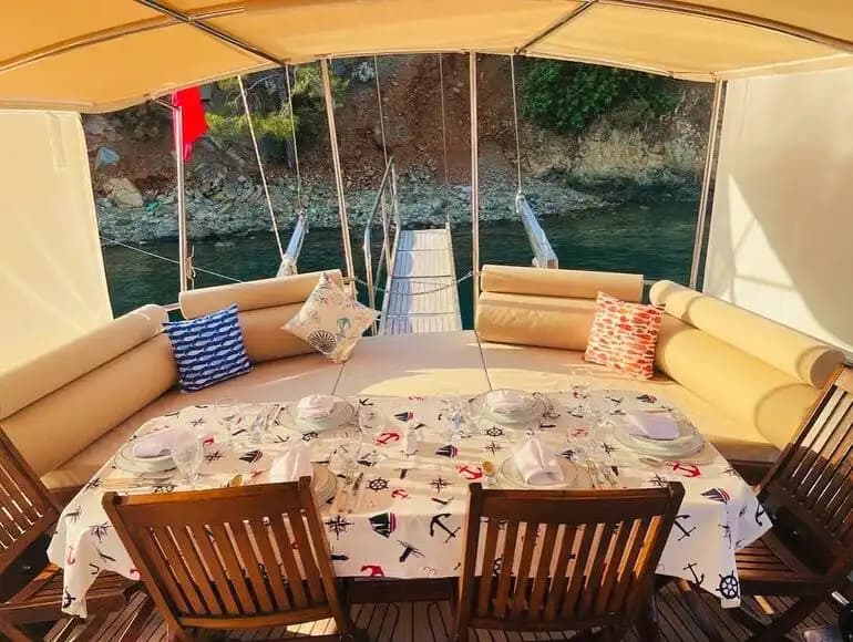 3 Kabinli Gulet ile Göcek’in Turkuaz Sularında Seyir 13