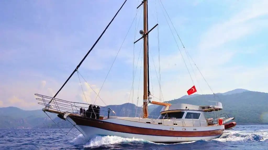 3 Kabinli Gulet ile Göcek’in Turkuaz Sularında Seyir - Teknede Parti