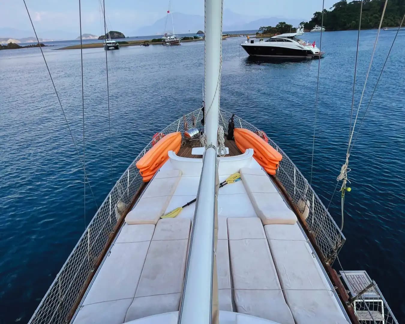 3 Kabinli Gulet ile Göcek’in Turkuaz Sularında Seyir 11