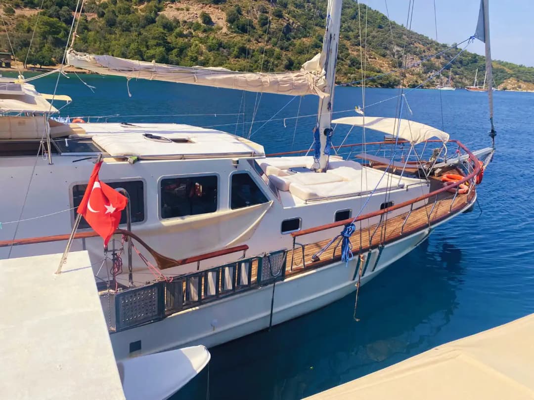 3 Kabinli, 6 Kişilik Gulet – Konfor ve Doğayla İç İçe Tatil