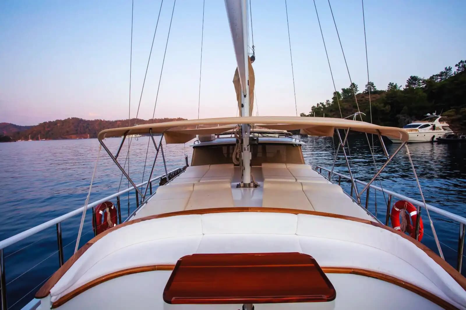 Mavi Yolculuk Tutkunlarına: 3 Kabinli Gulet ile Eşsiz Bir Tatil! 8