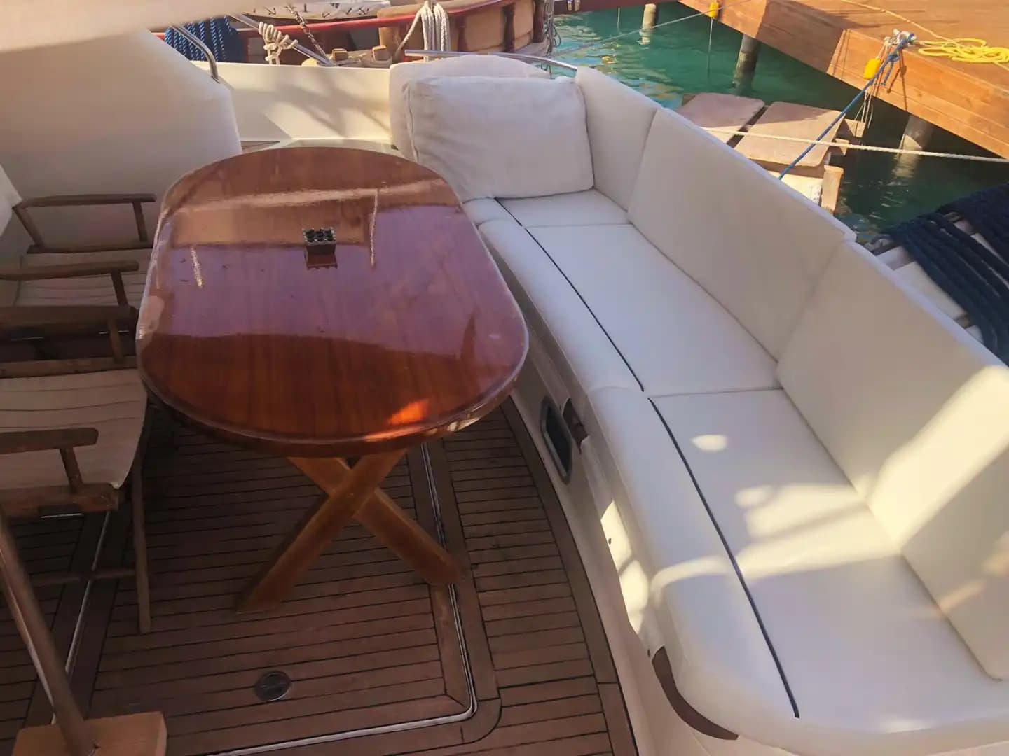 Göcek’te 16 Metrelik Fairline Motoryat ile Özel ve Lüks Bir Tatil 6