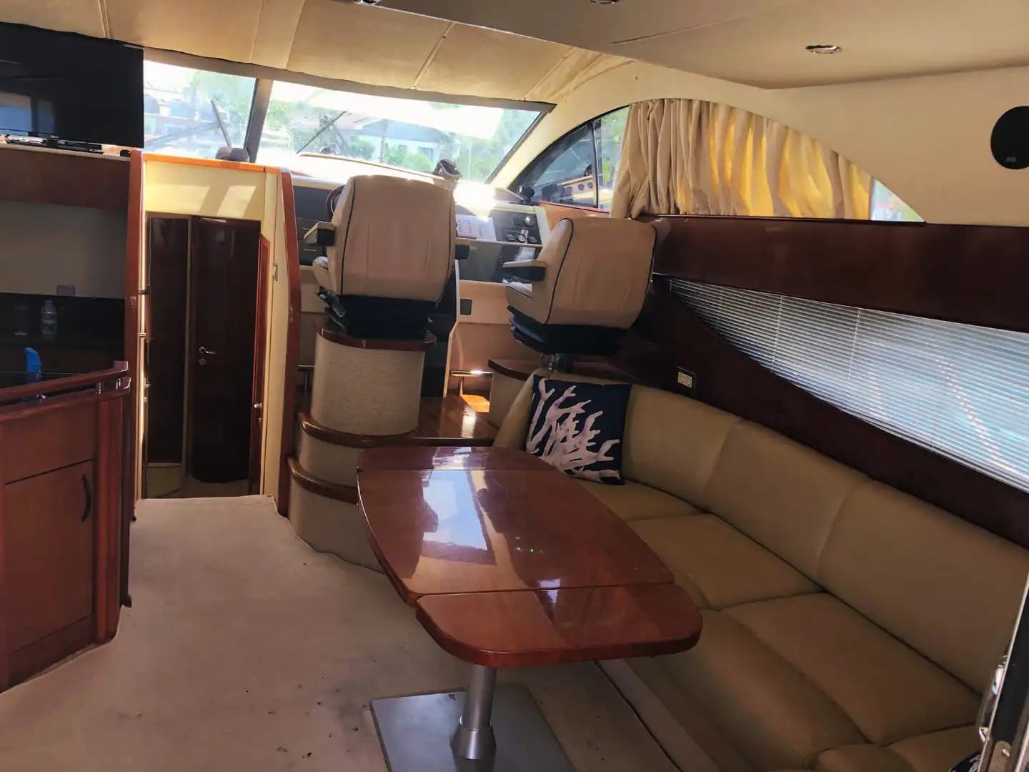 Göcek’te 16 Metrelik Fairline Motoryat ile Özel ve Lüks Bir Tatil 9